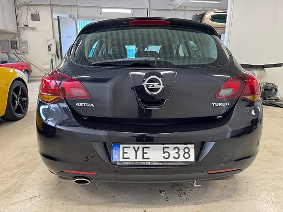 Opel Astra 2010 photo 5