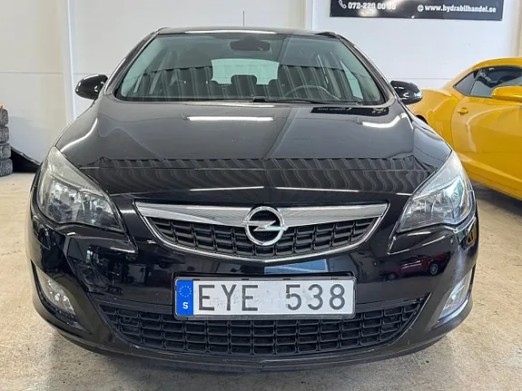 Opel Astra 2010 photo 2