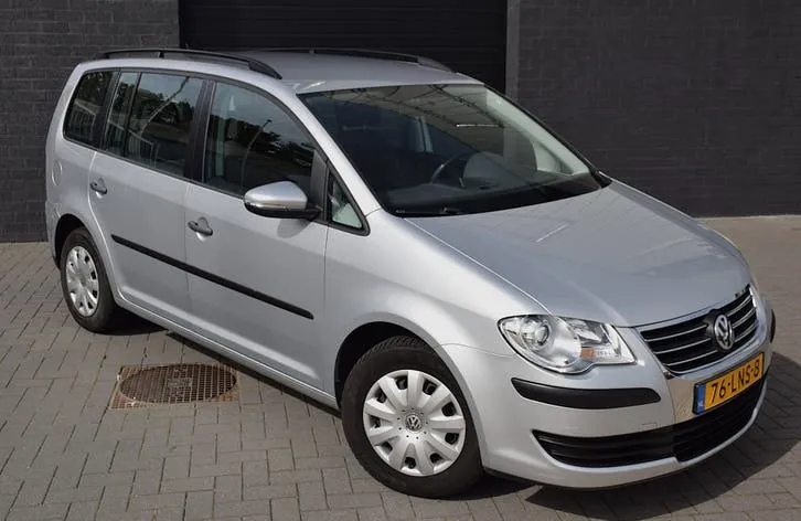 Volkswagen Touran 2010 photo 3