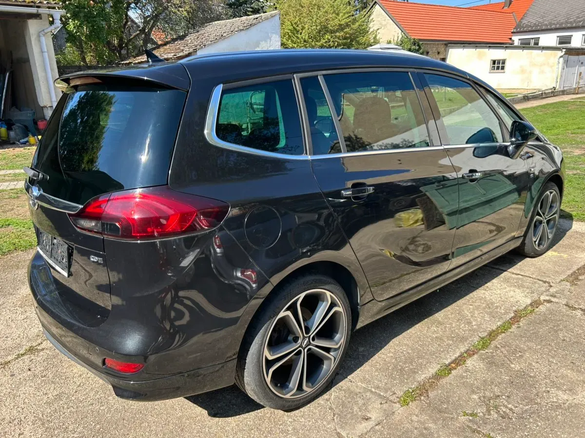Opel Zafira Tourer 2012 photo 2
