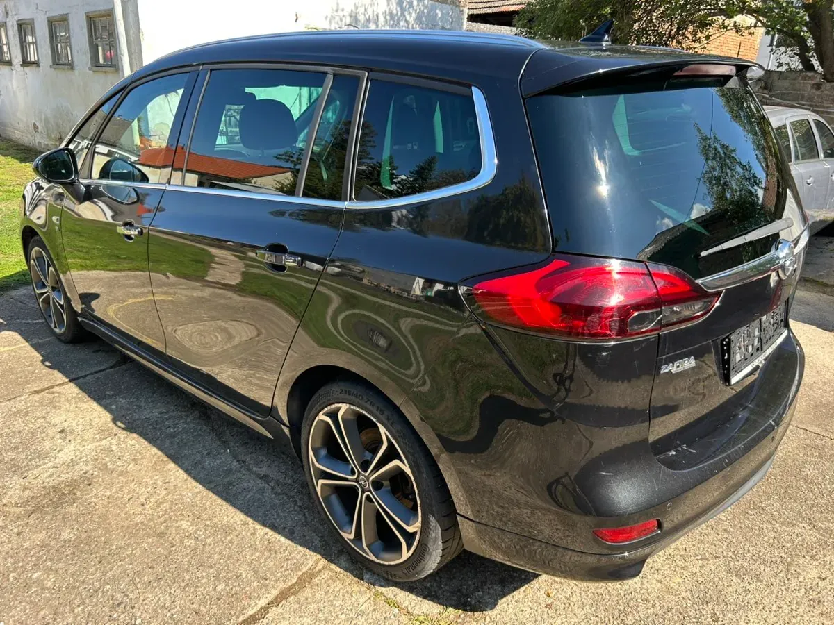 Opel Zafira Tourer 2012 photo 3