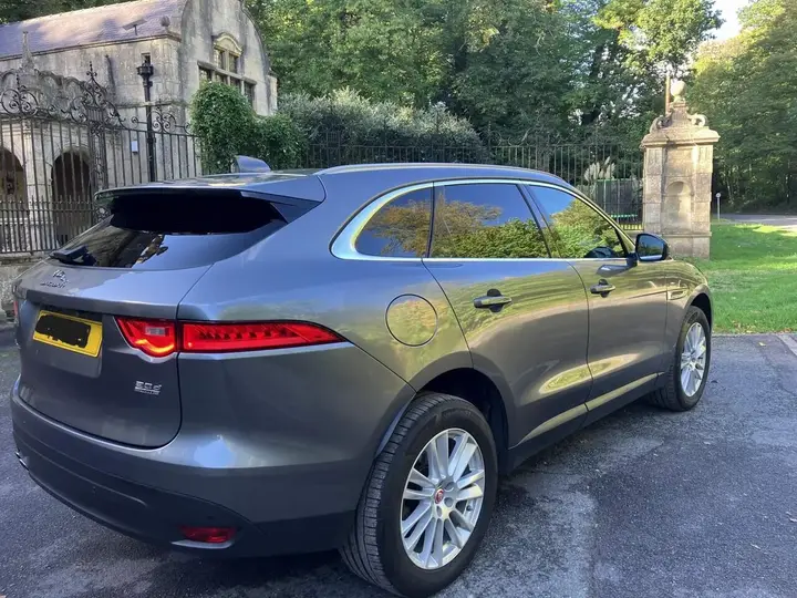 Jaguar F-Pace 2019 photo 5