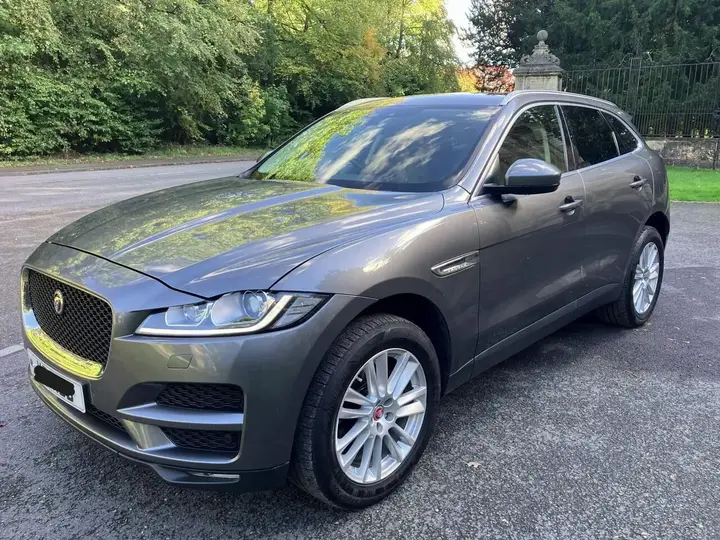 Jaguar F-Pace 2019 photo 2