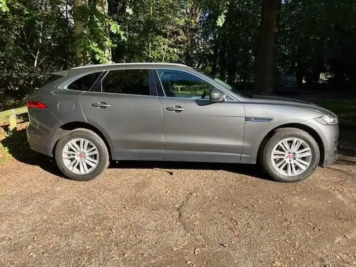 Jaguar F-Pace 2019 photo 4