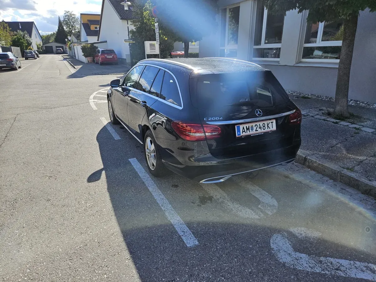Mercedes-Benz C-Class 2021 photo 3
