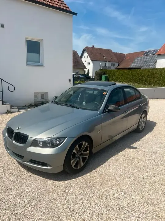 BMW E90