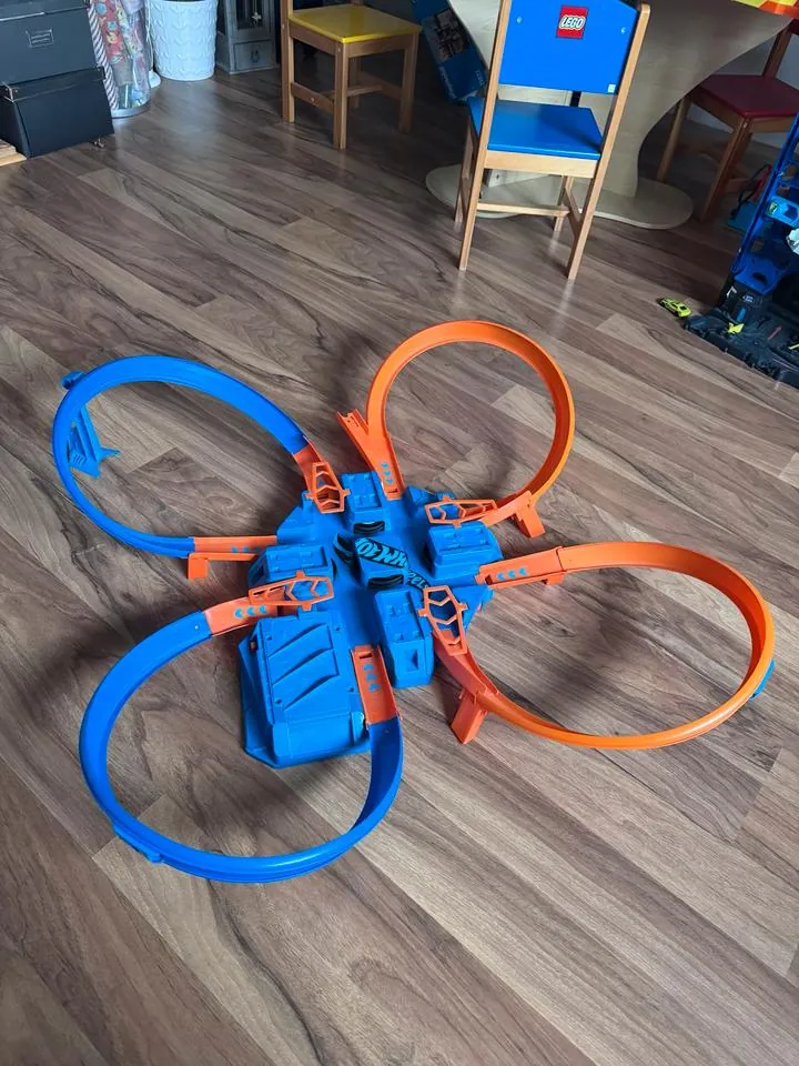 Hot Wheels Looping Bahn