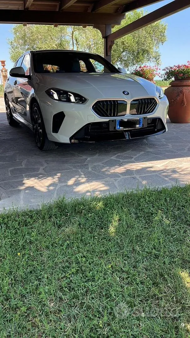 BMW 118D 2024 photo 4