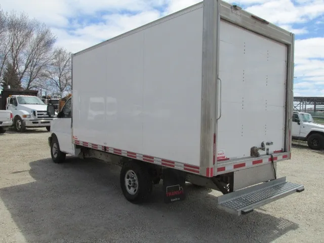 GMC Savana 2022 photo 5