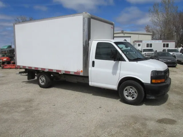 GMC Savana 2022 photo 3