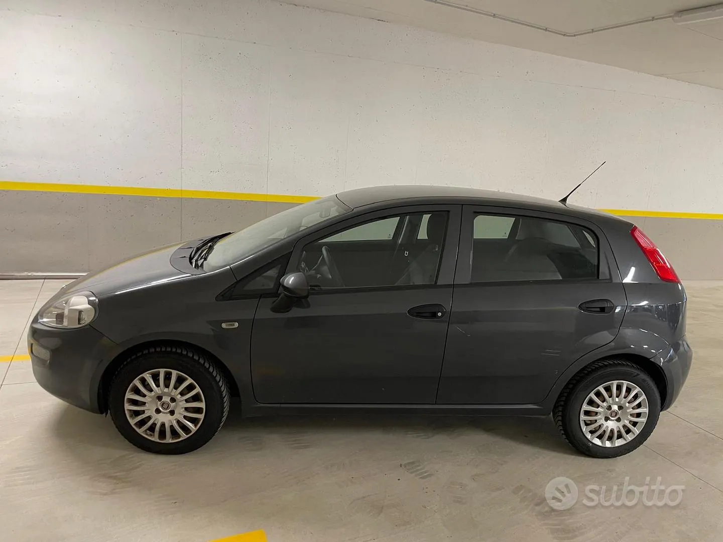 Fiat Punto 2015 photo 2