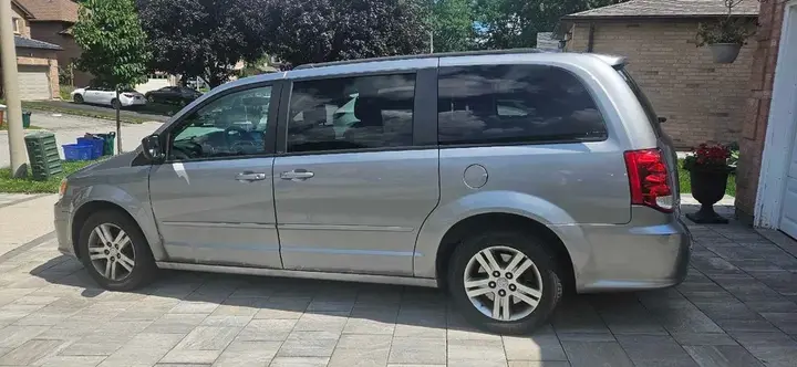 Dodge Grand Caravan 2014 photo 3