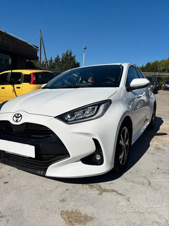 Toyota Yaris 2024 photo 3