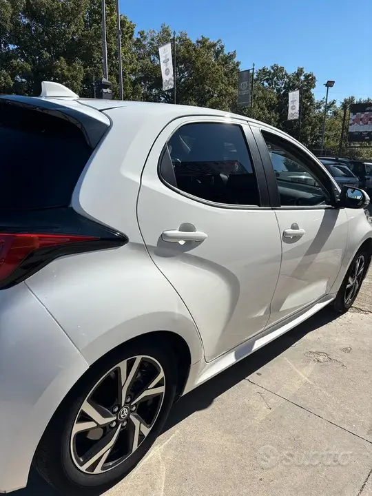 Toyota Yaris 2024 photo 5