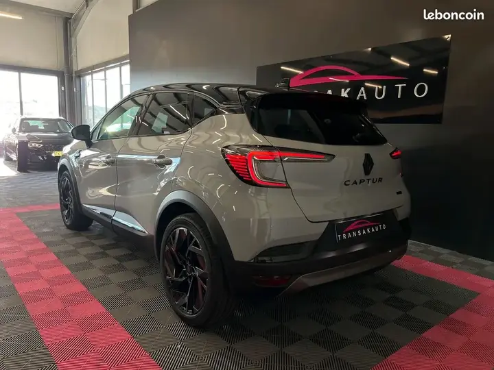 Renault Captur 2024 photo 3