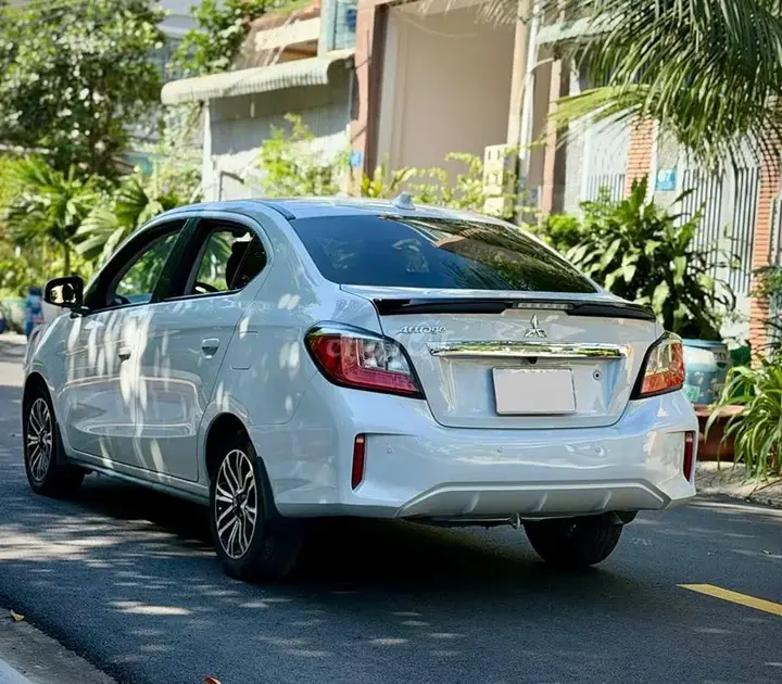 Mitsubishi Attrage 2023 photo 4