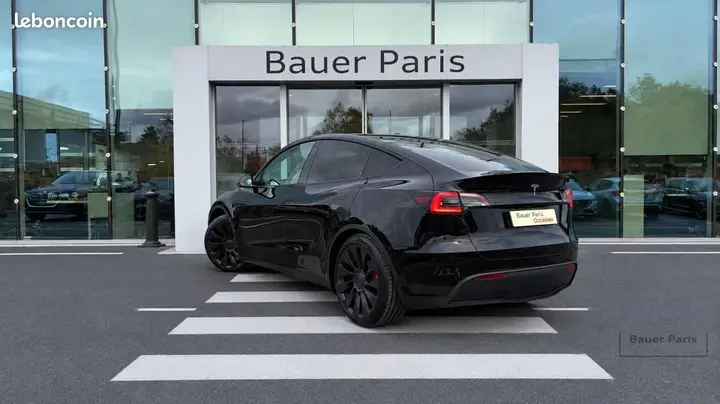 Tesla Model Y 2023 photo 4