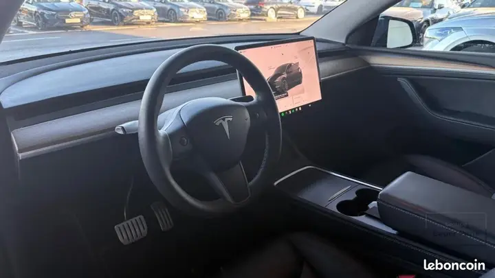 Tesla Model Y 2023 photo 5