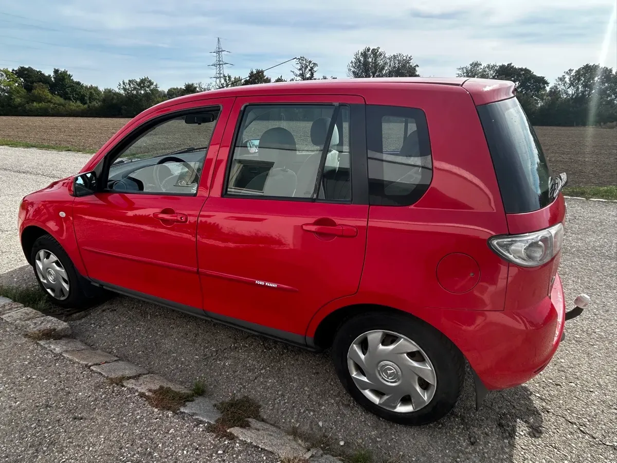 Mazda Mazda2