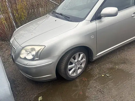 Toyota Avensis 2003 photo 3