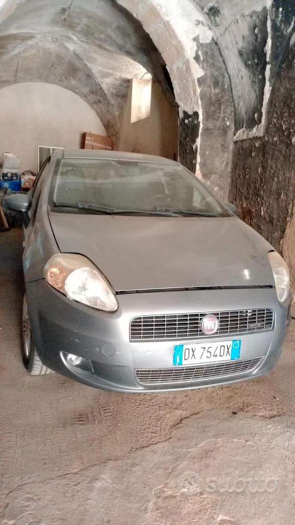 Fiat Grande Punto 2009 photo 2