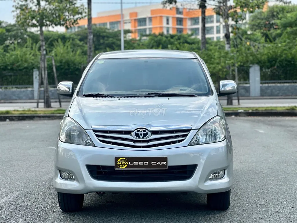 Toyota Innova 2009 photo 3
