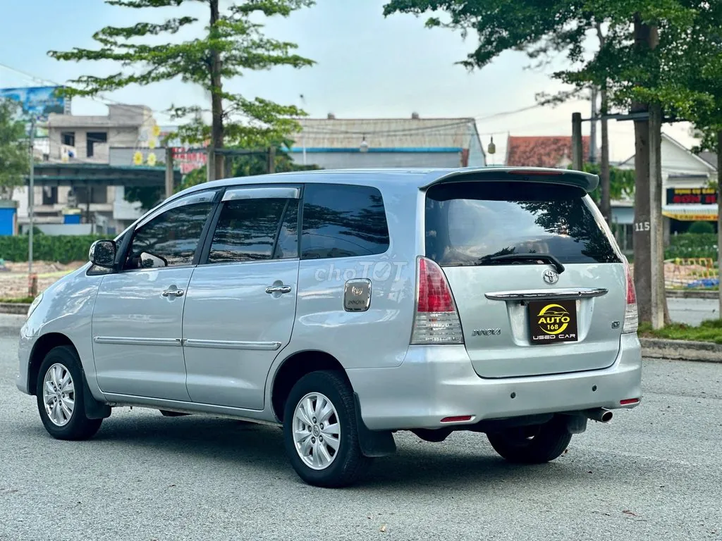Toyota Innova 2009 photo 4