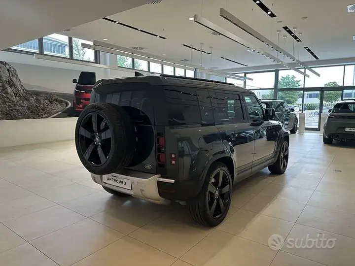 Land Rover Defender 2022 photo 2
