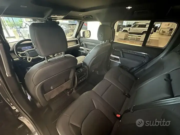 Land Rover Defender 2022 photo 5