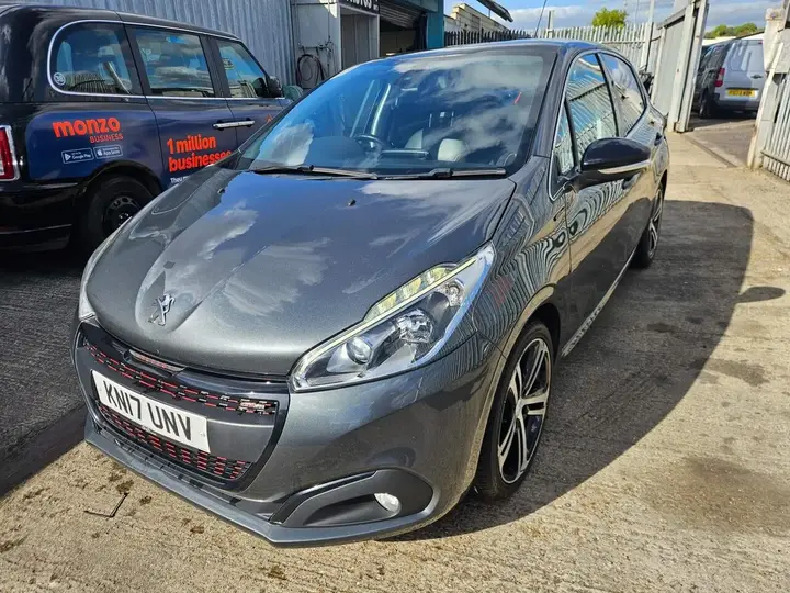 Peugeot 208 2017 photo 4