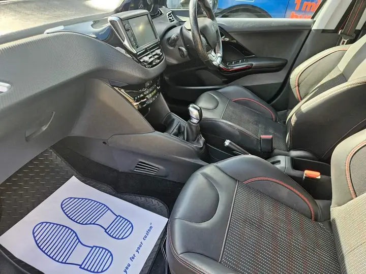 Peugeot 208 2017 photo 5