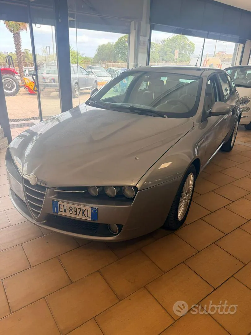 Alfa Romeo 159 2010 photo 2