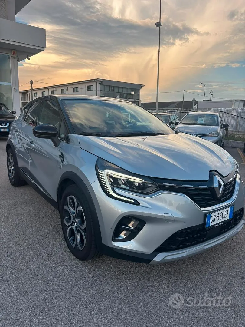 Renault Captur 2023 photo 3