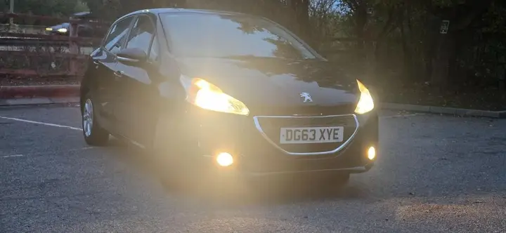 Peugeot 208 2013 photo 5