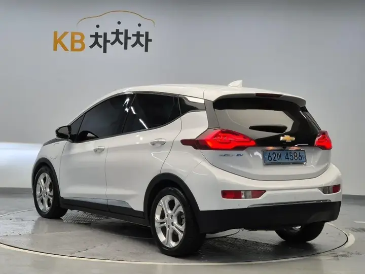 Chevrolet Bolt 2018 photo 2