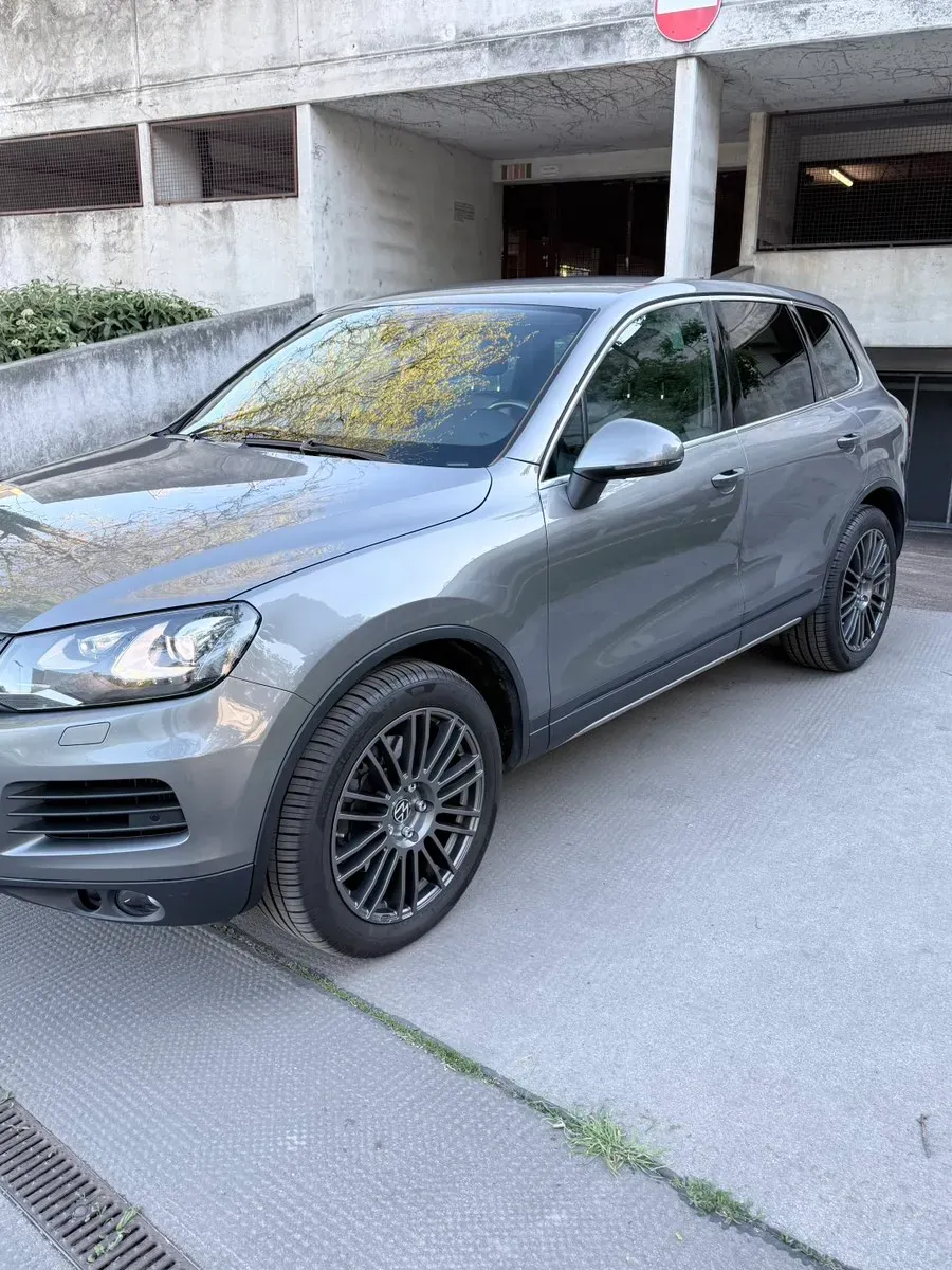 Volkswagen Touareg 2013 photo 2