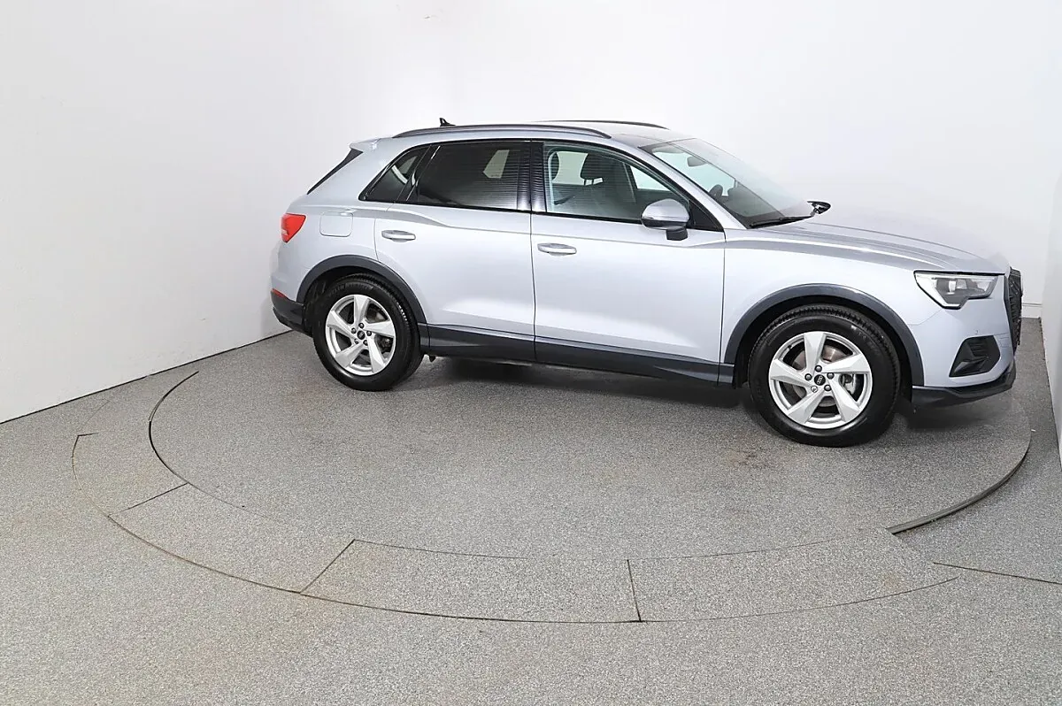 Audi Q3 2025 photo 3