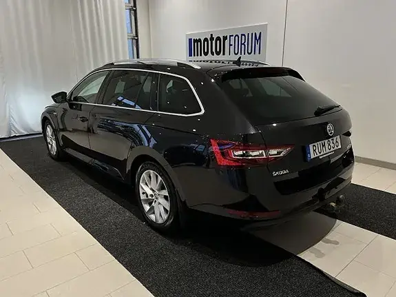 Skoda Superb 2018 photo 3