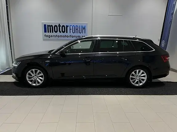 Skoda Superb 2018 photo 2