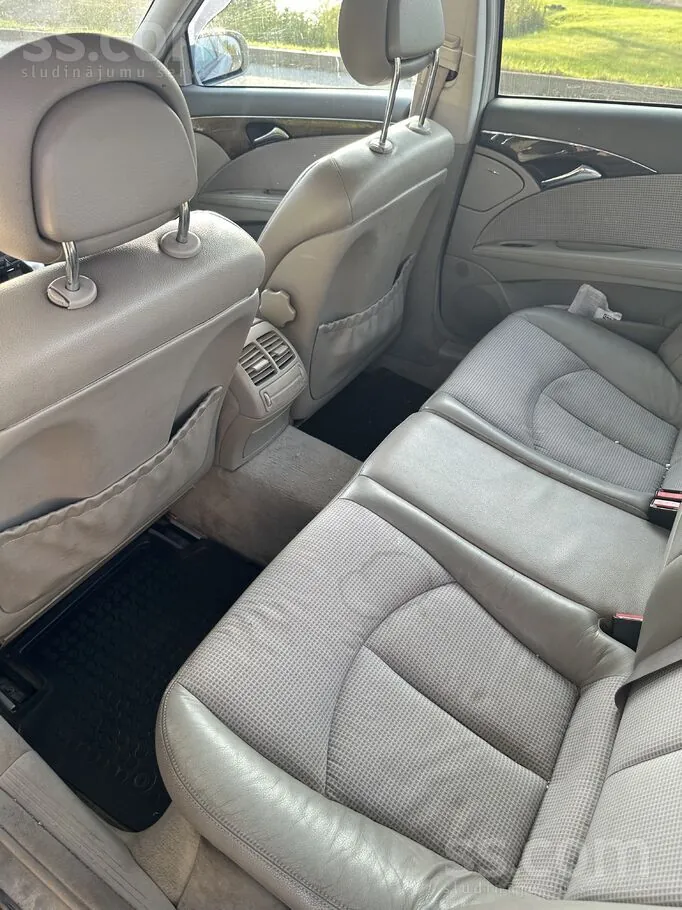Mercedes-Benz E-Class 2003 photo 3