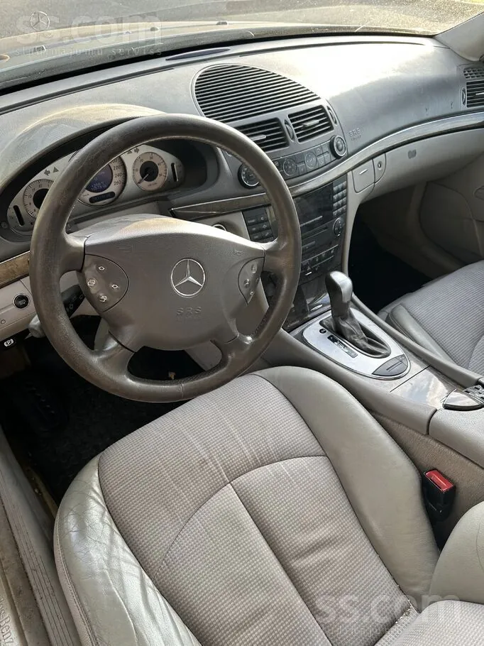 Mercedes-Benz E-Class 2003 photo 2