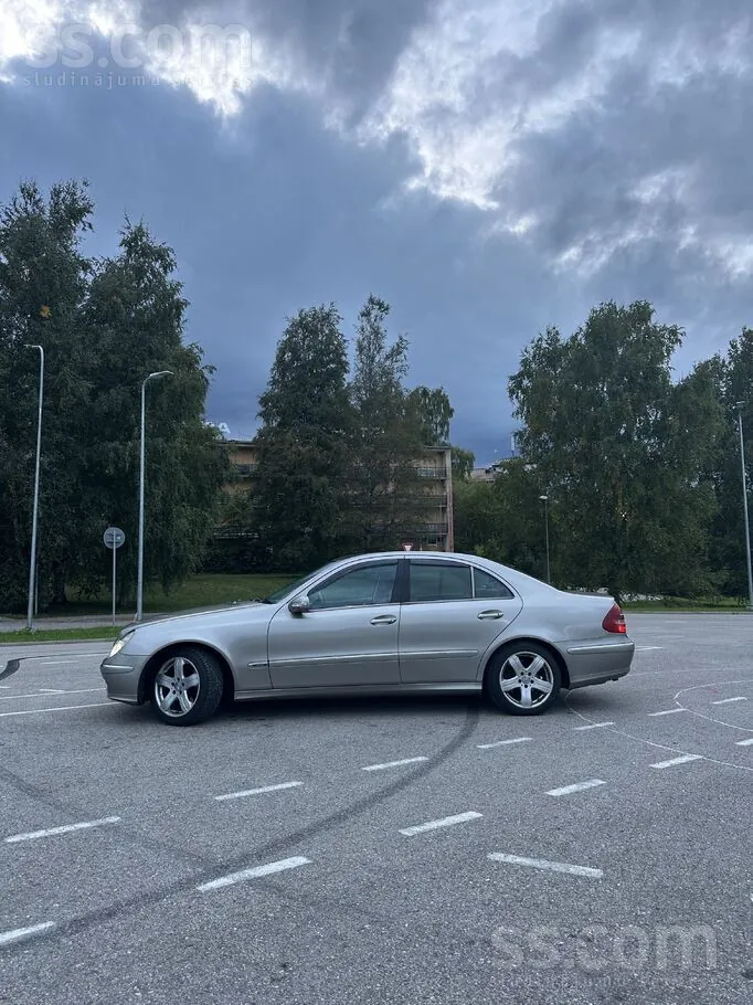 Mercedes-Benz E-Class 2003 photo 4