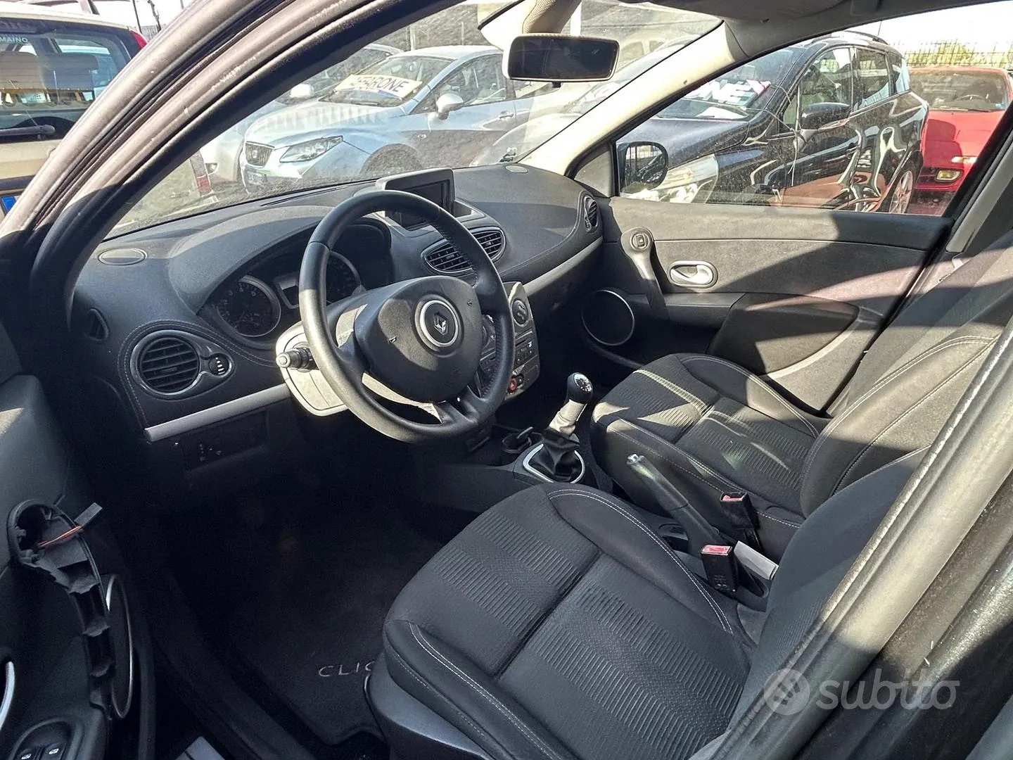 Renault Clio 2011 photo 5