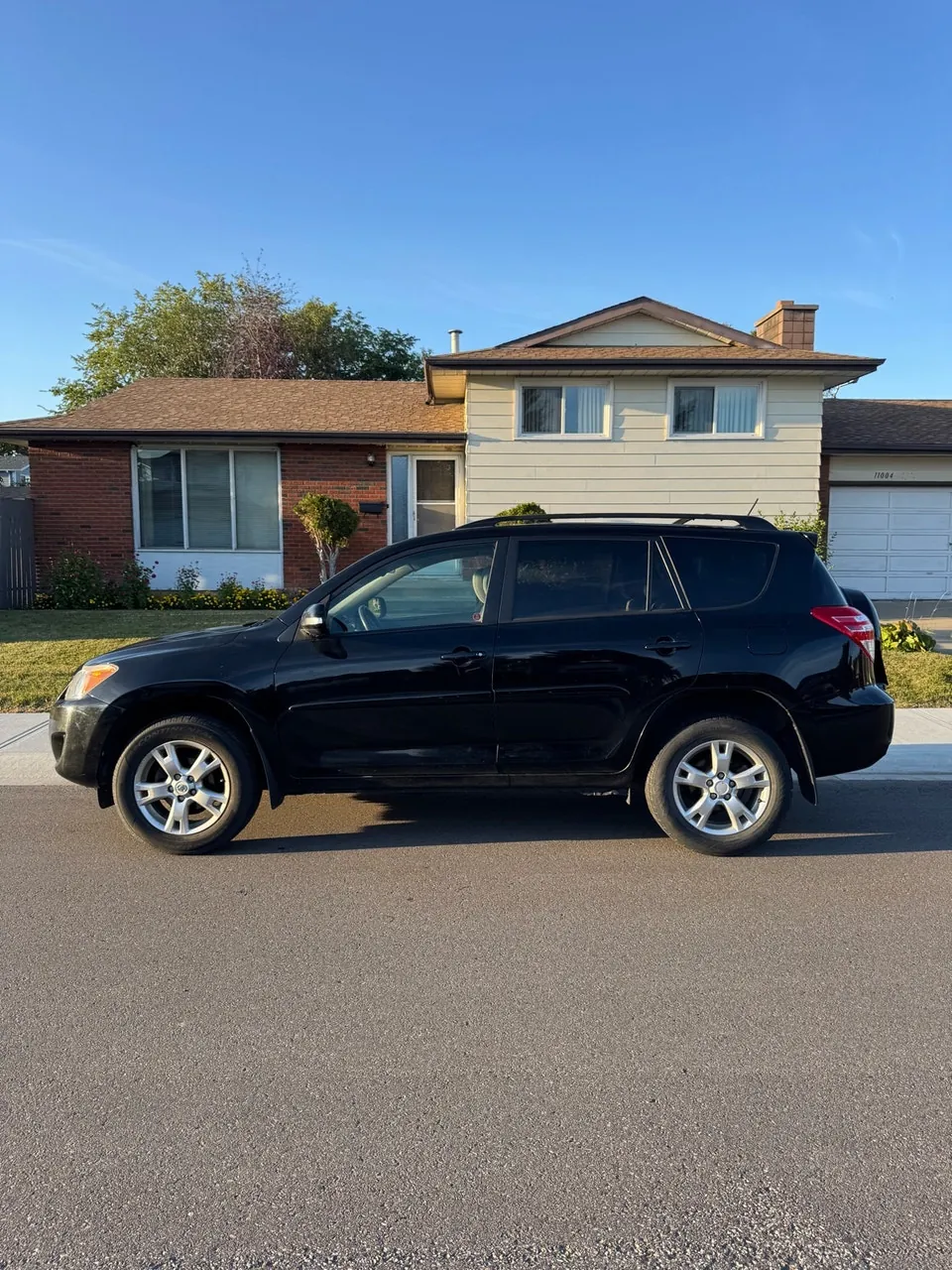 Toyota Rav4 2011 photo 2