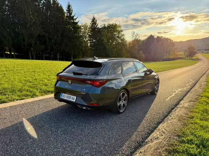 Seat Leon 2021 photo 2