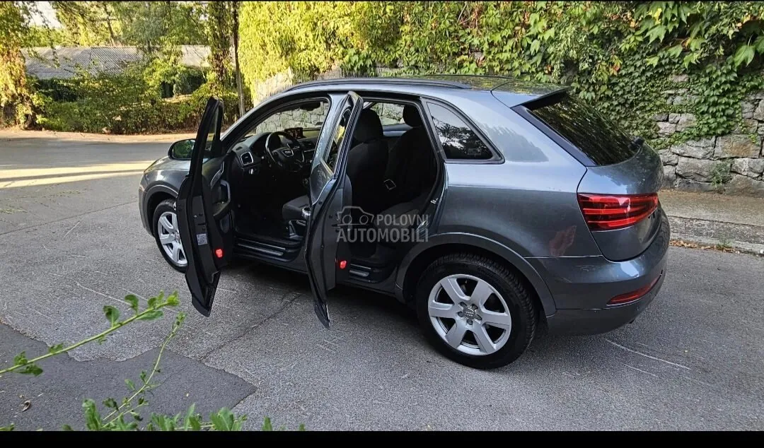 Audi Q3 2012 photo 4