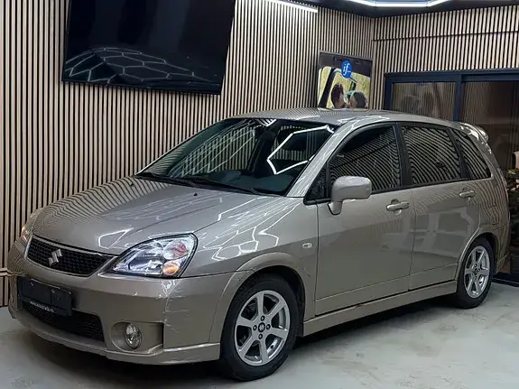 Suzuki Liana 2010 photo 3