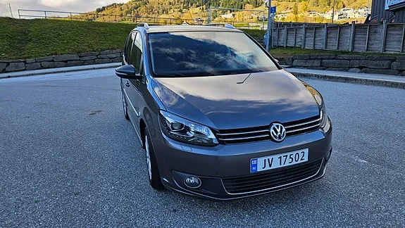 Volkswagen Touran 2013 photo 2