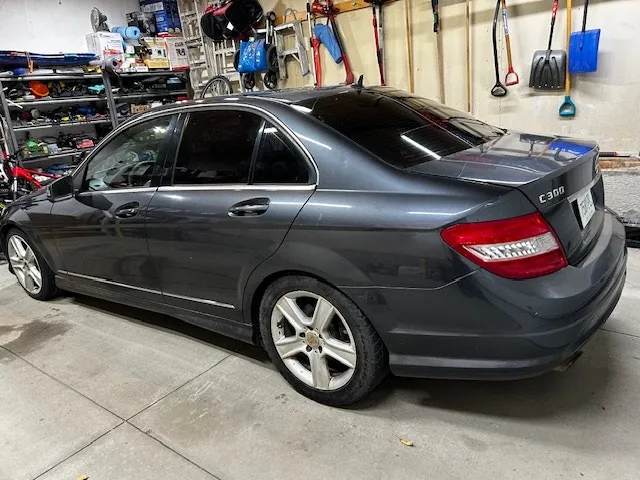 Mercedes-Benz C300 2010 photo 2