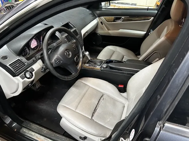Mercedes-Benz C300 2010 photo 5